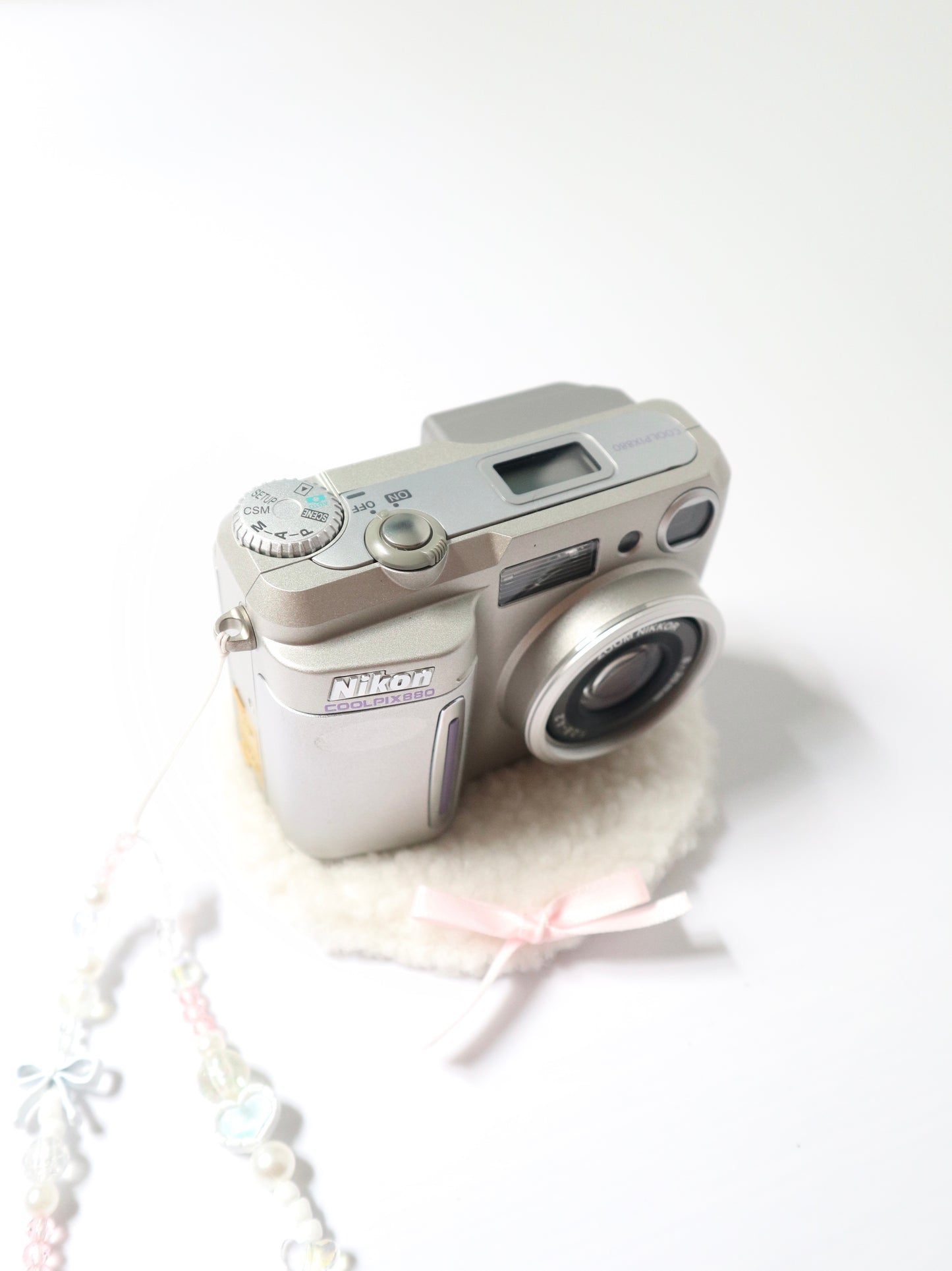 NIKON COOLPIX 880 (SILVER)