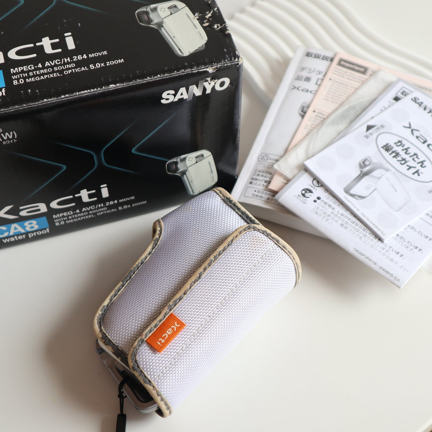 SANYO XACTI DMX-CA8 (White)