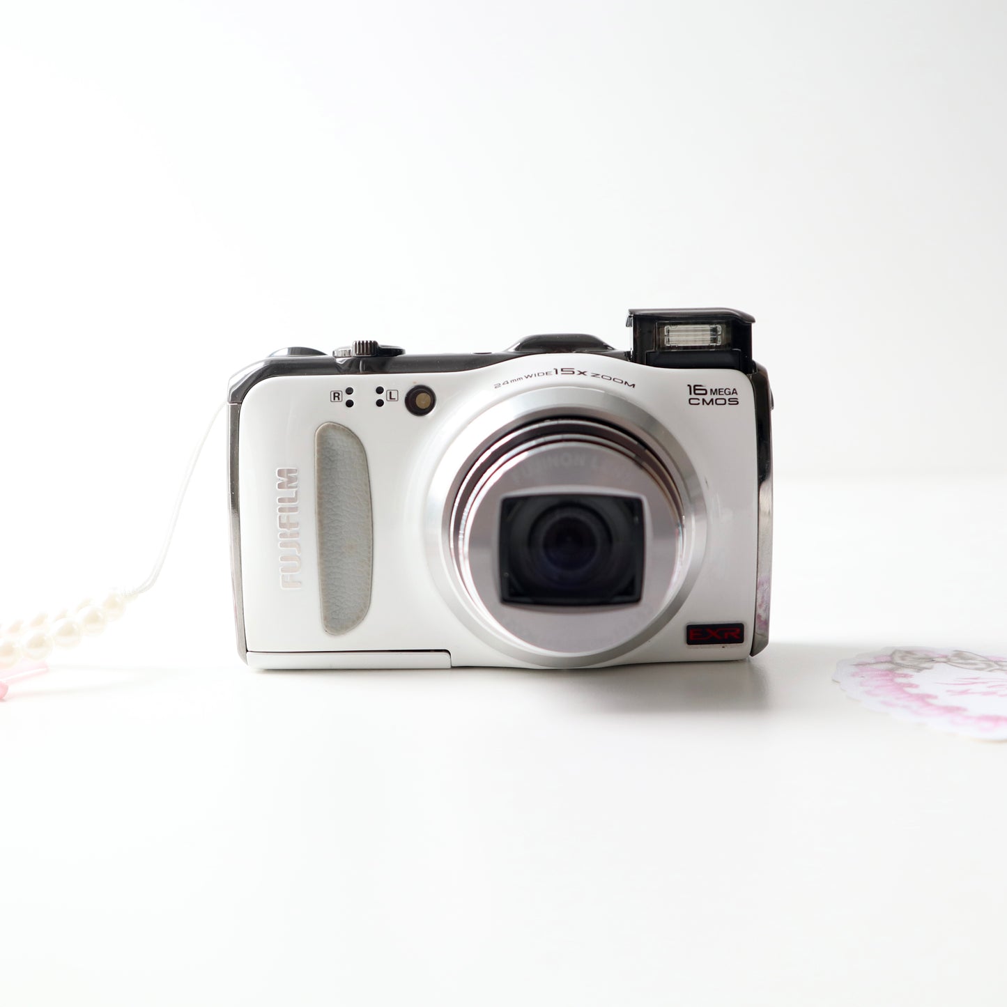 FUJIFILM FINEPIX F600 EXR (WHITE)