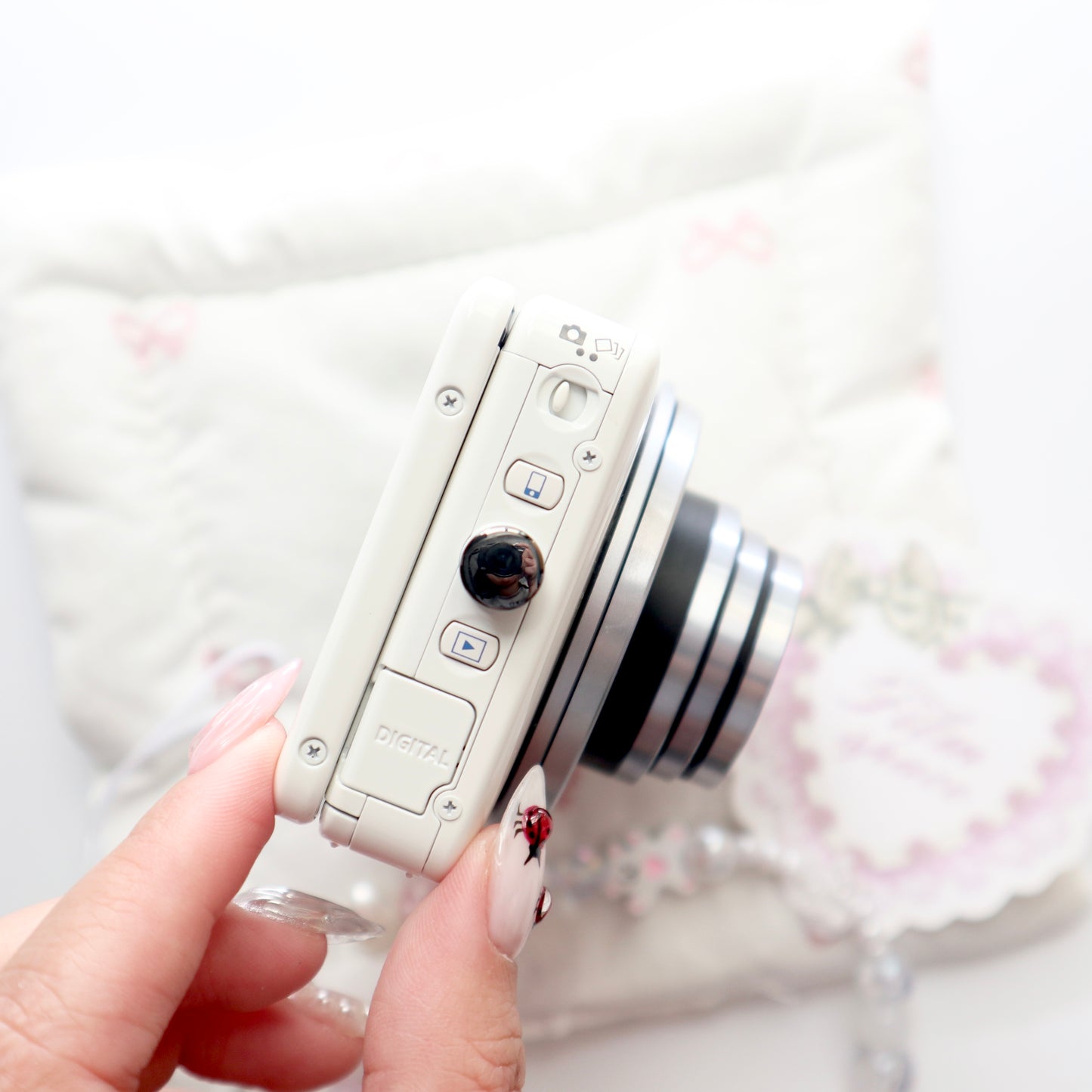 RARE CANON POWERSHOT N (WHITE)