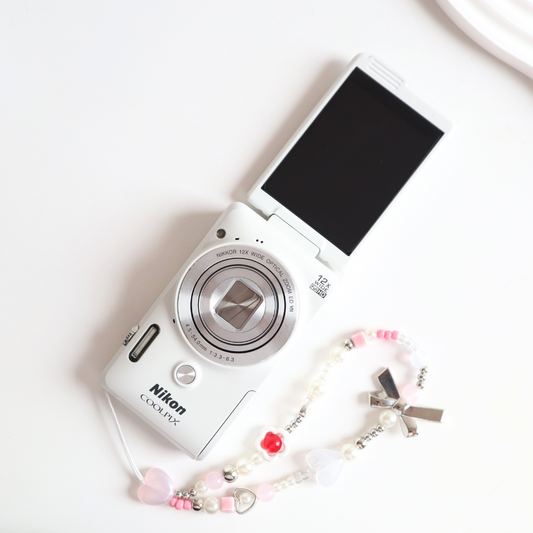 RARE NIKON COOLPIX S6900 (White)