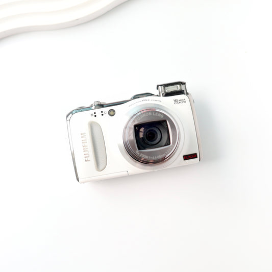 FUJIFILM FINEPIX F600 EXR (WHITE)
