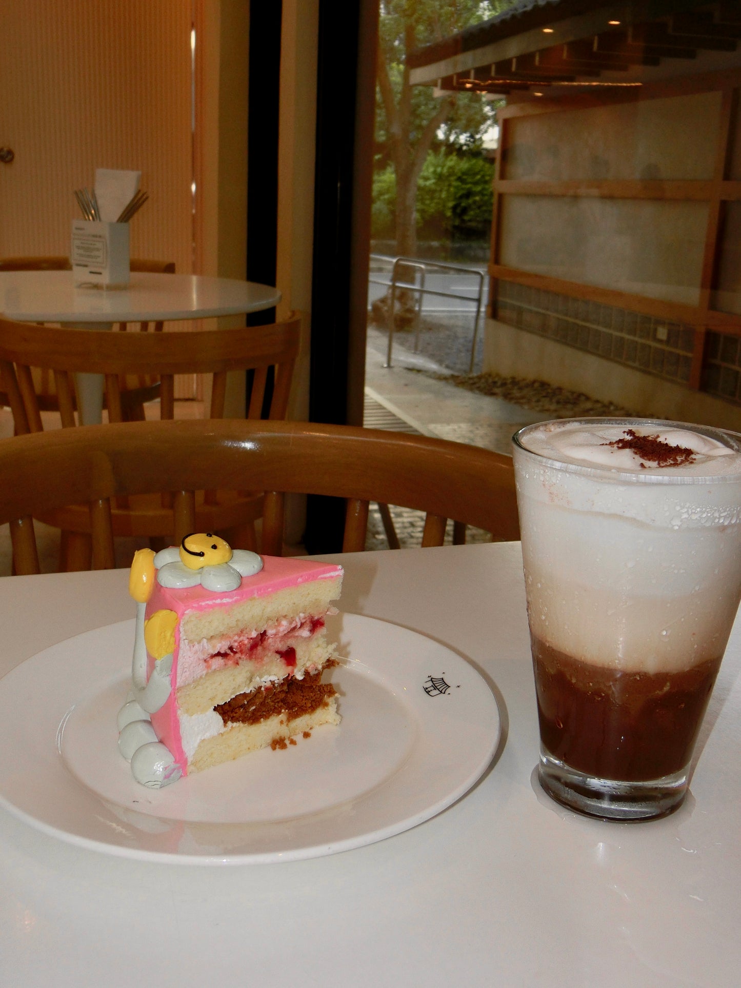 CASIO EXILIM EX-ZR700 (WHITE)