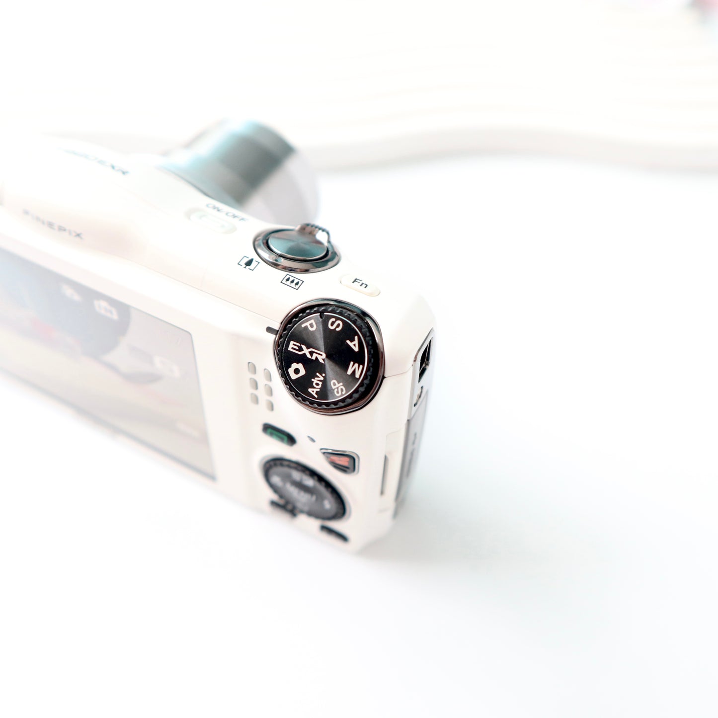FUJIFILM FINEPIX F820 EXR (WHITE)