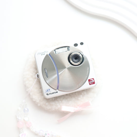 RARE FUJIFILM FINEPIX F402 (SILVER)