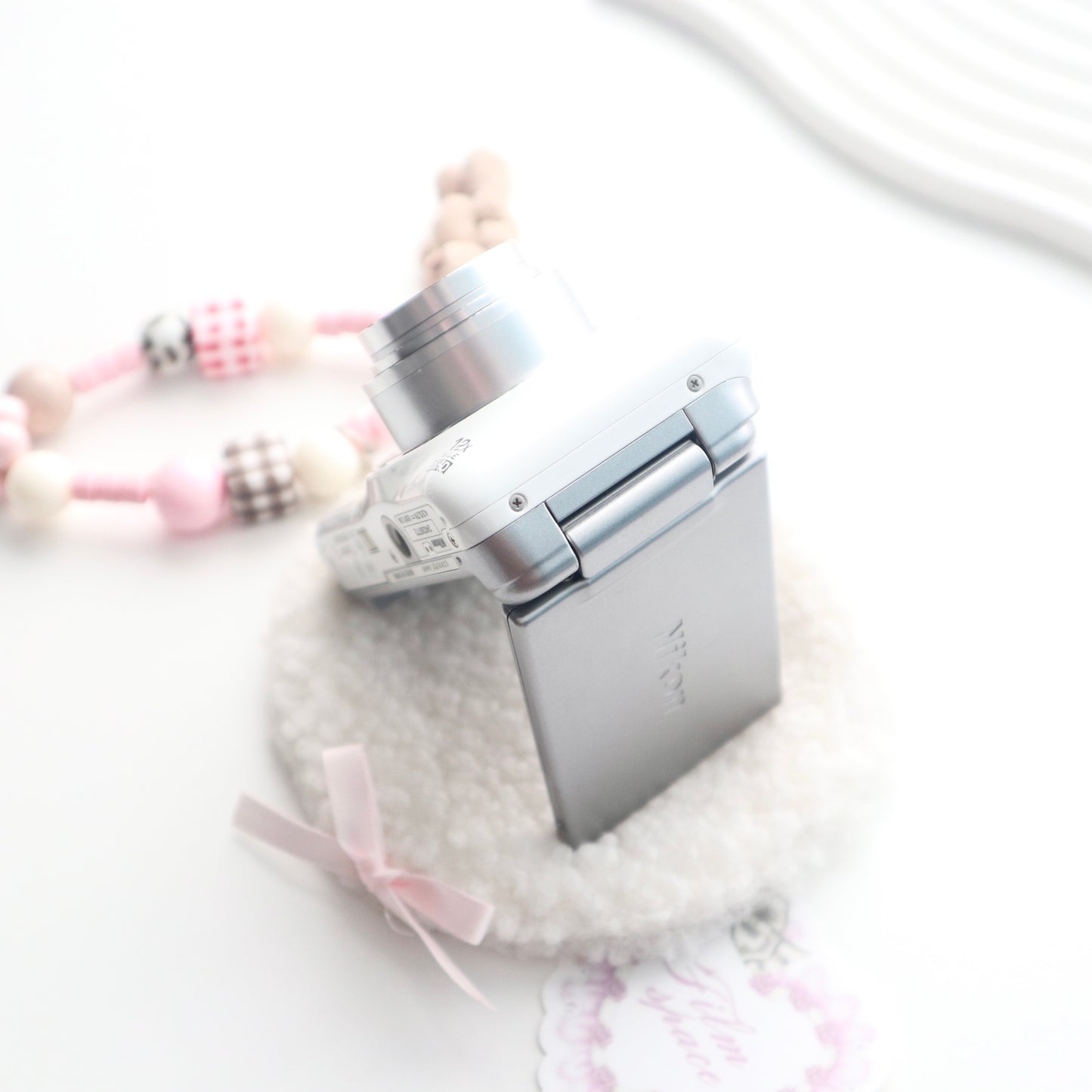 RARE NIKON COOLPIX S6600 (WHITE)