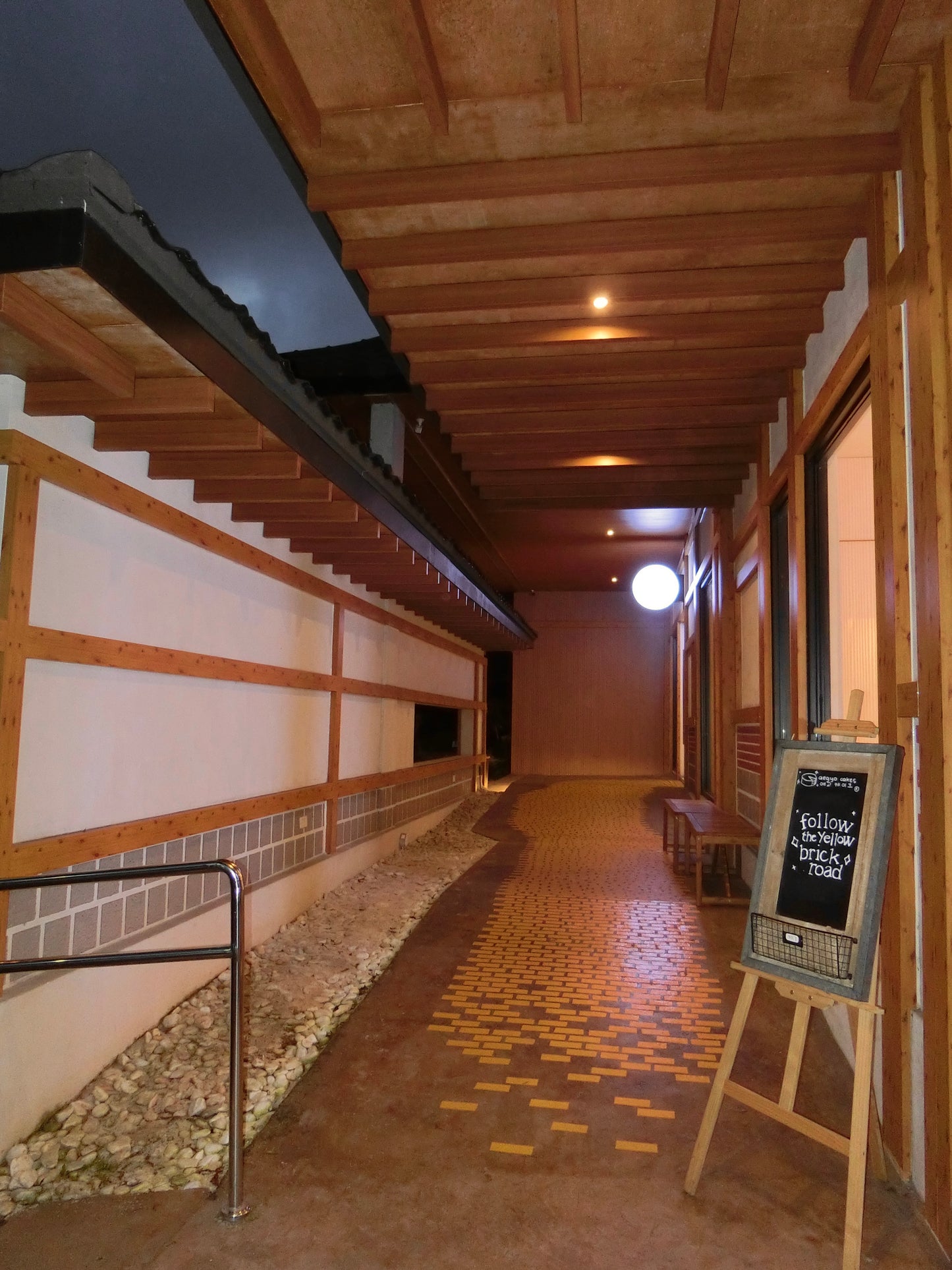 CASIO EXILIM EX-ZR700 (WHITE)