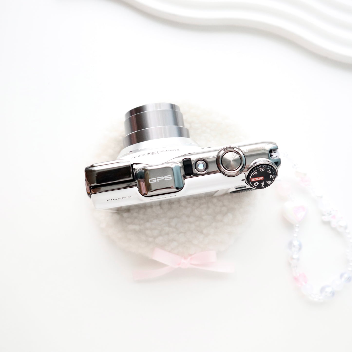 FUJIFILM FINEPIX F550 EXR (WHITE)