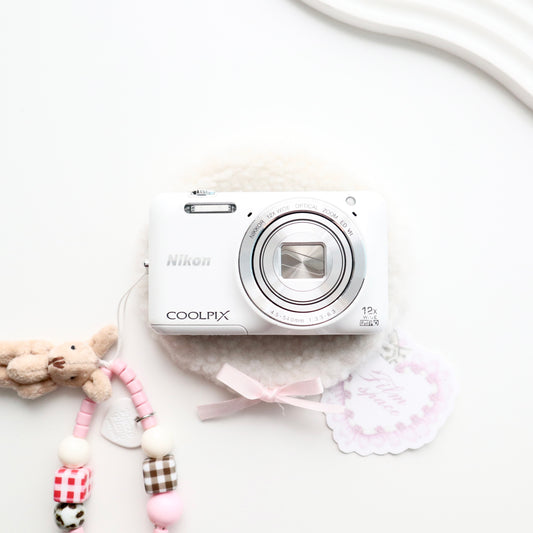 RARE NIKON COOLPIX S6600 (WHITE)