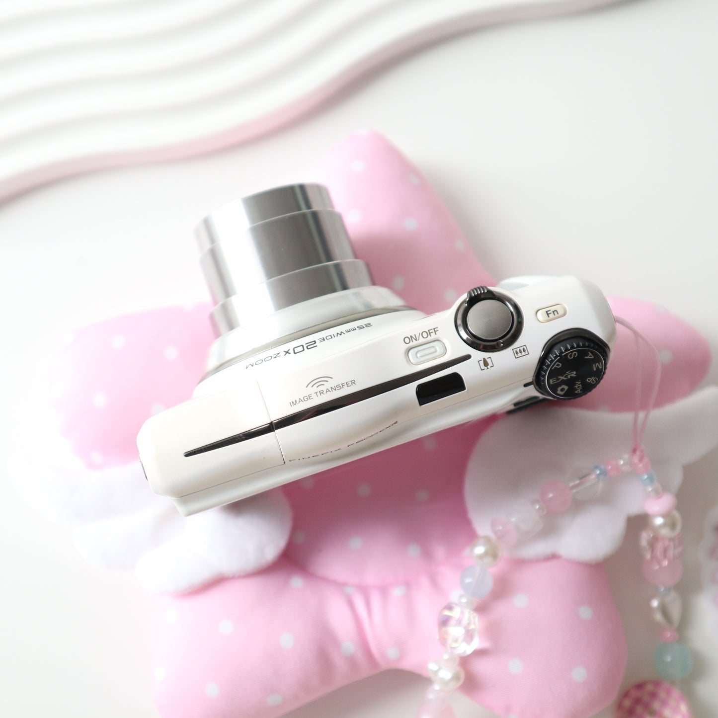 FUJIFILM FINEPIX F800 EXR (WHITE)