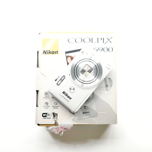 RARE NIKON COOLPIX S6900 (WHITE)