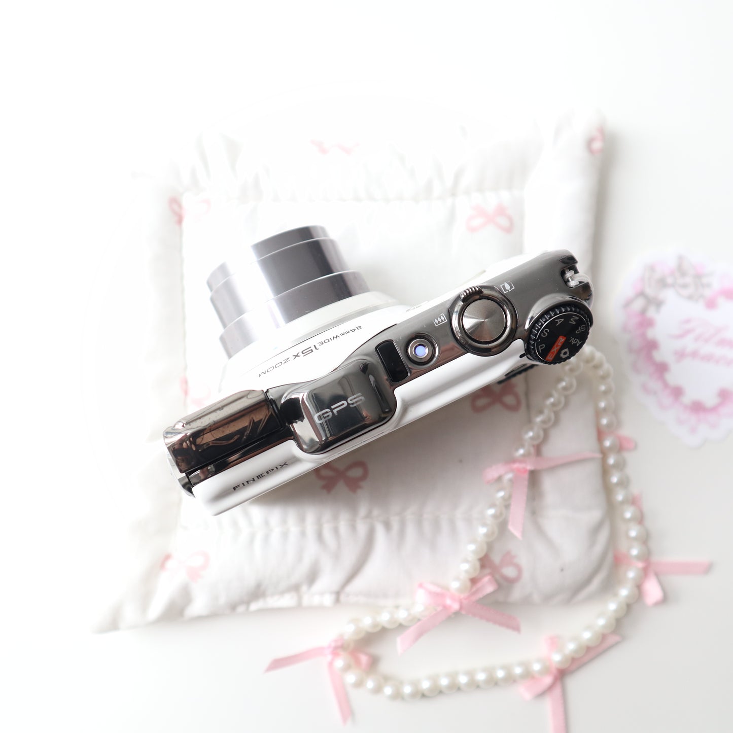 FUJIFILM FINEPIX F600 EXR (WHITE)