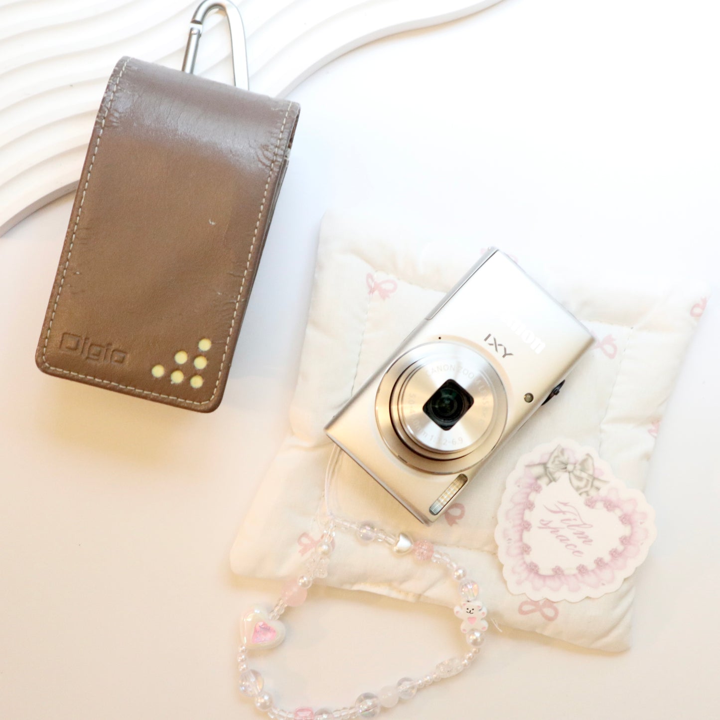 CANON IXY 100F / IXUS 135 (SILVER)