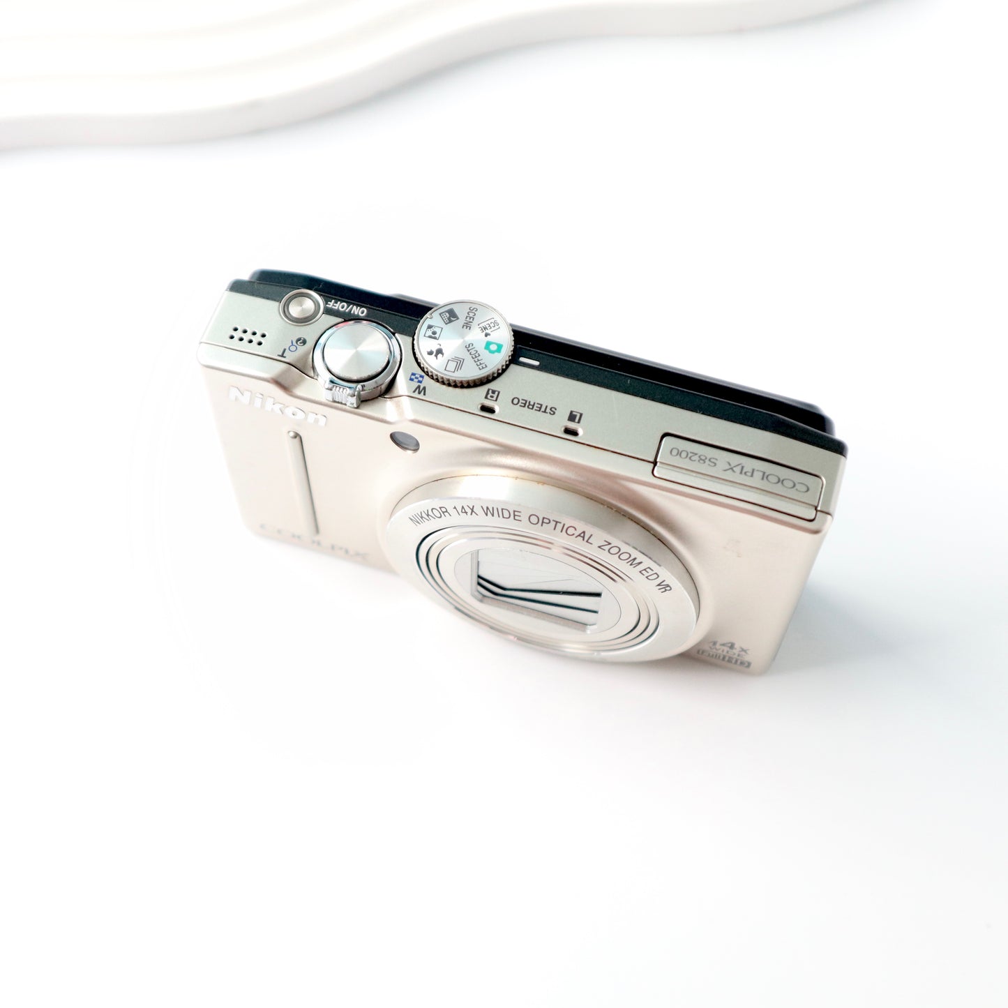 NIKON COOLPIX S8200 (GOLD)