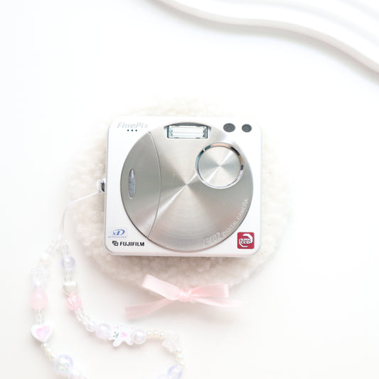 RARE FUJIFILM FINEPIX F402 (SILVER)