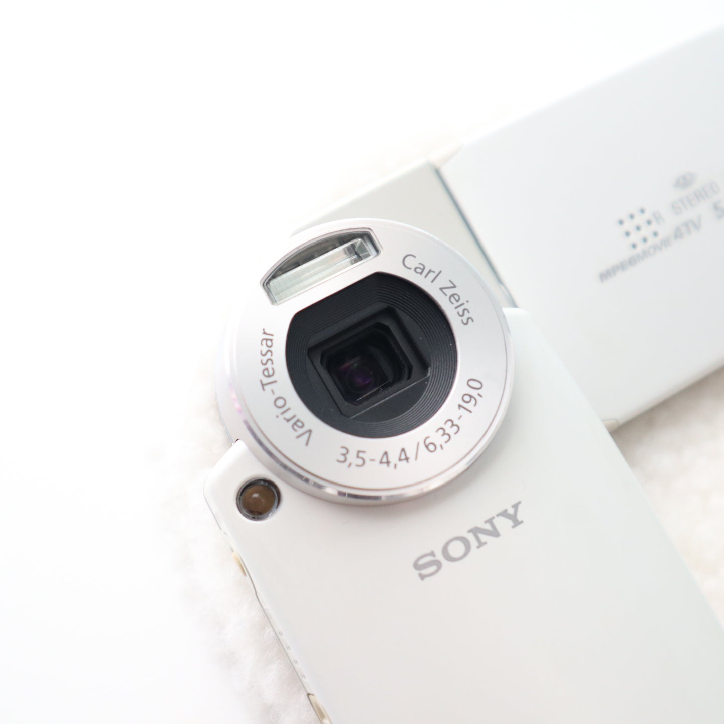 RARE SONY CYBERSHOT DSC-M2 (WHITE)