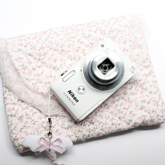 RARE NIKON COOLPIX S6900 (WHITE)