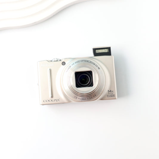 NIKON COOLPIX S8200 (GOLD)