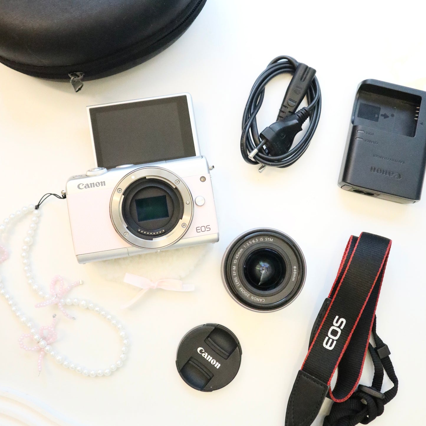 CANON EOS M100  (RARE PINK)