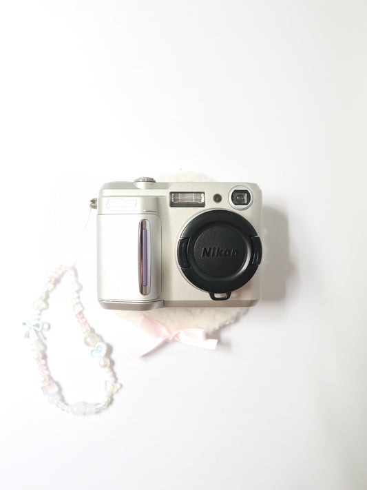 NIKON COOLPIX 880 (SILVER)