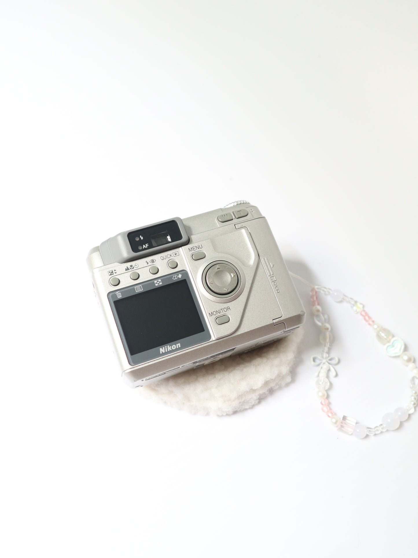 NIKON COOLPIX 880 (SILVER)