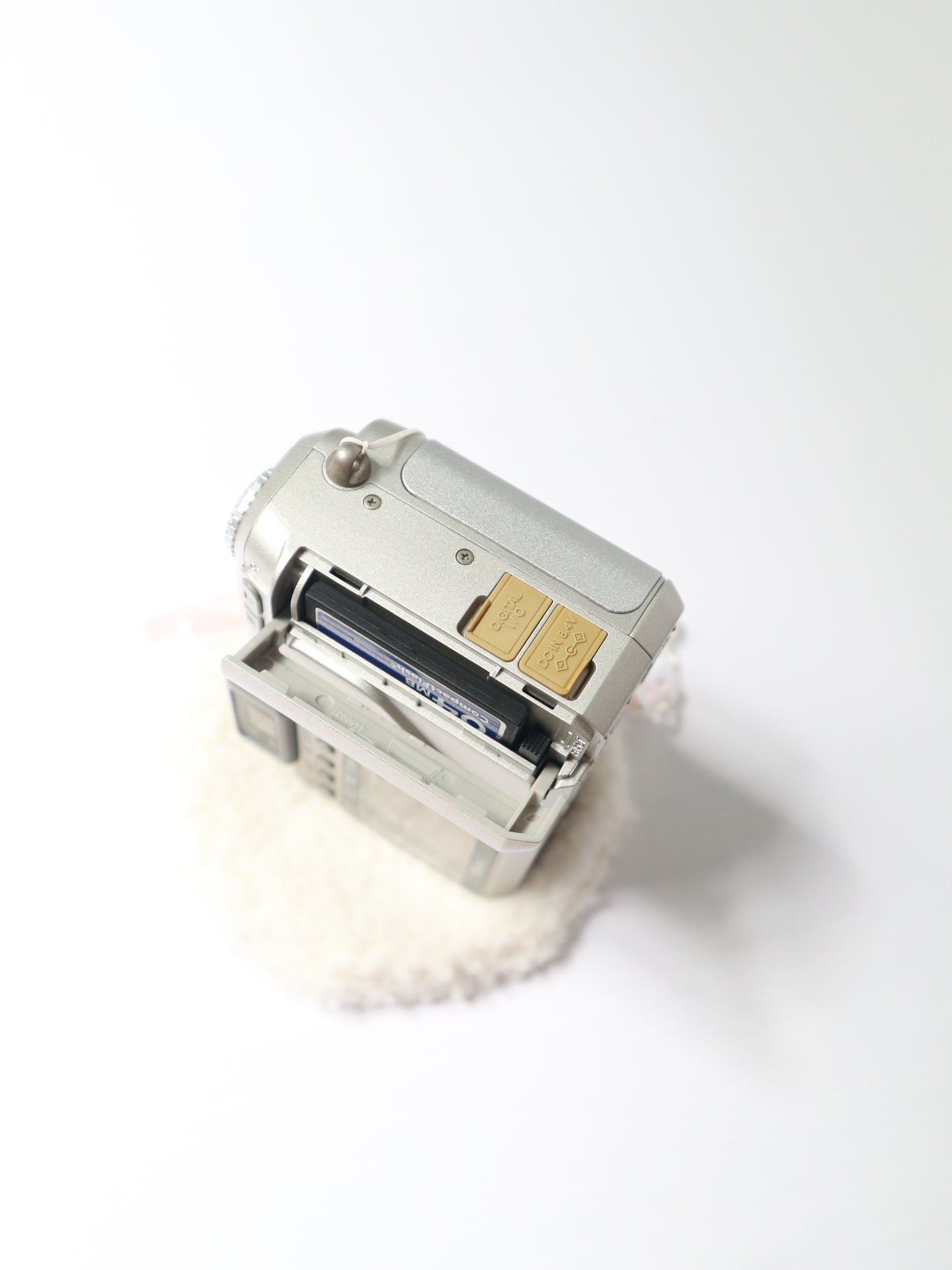 NIKON COOLPIX 880 (SILVER)